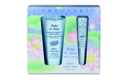 Amanecer sobre Asia Kit Manos Fabulosas, Crema de manos 50 ml y Aceite Uñas y Cutícula, 7,5 ml Amanecer sobre Asia Kit Manos Fabulosas, Crema de manos 50 ml y Aceite Uñas y Cutícula, 7,5 ml